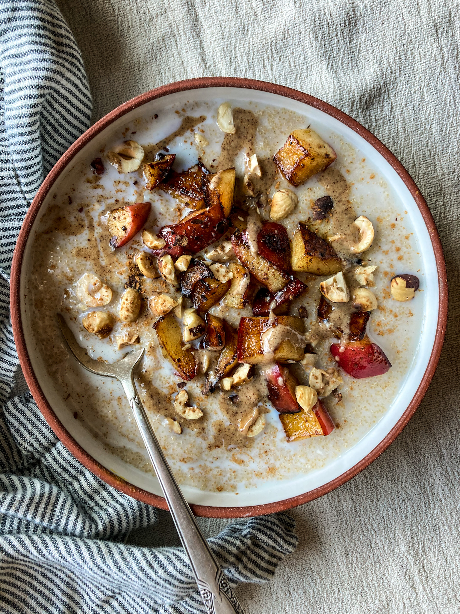 How to Make Creamy Amaranth Porridge for Breakfast - Two Spoons